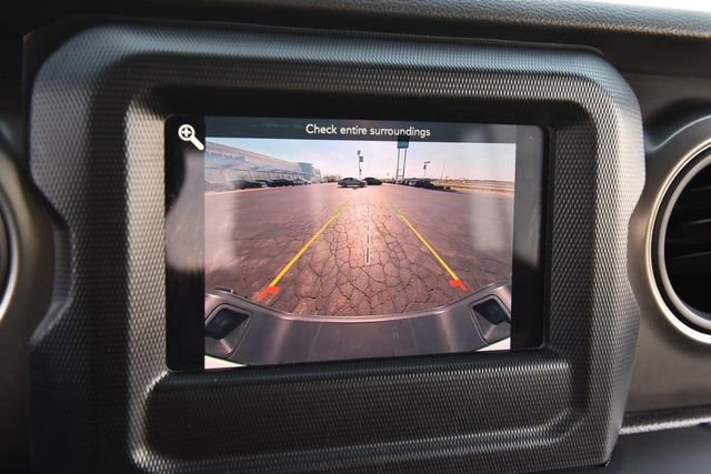 Used 2022 Jeep Gladiator Sport image 11