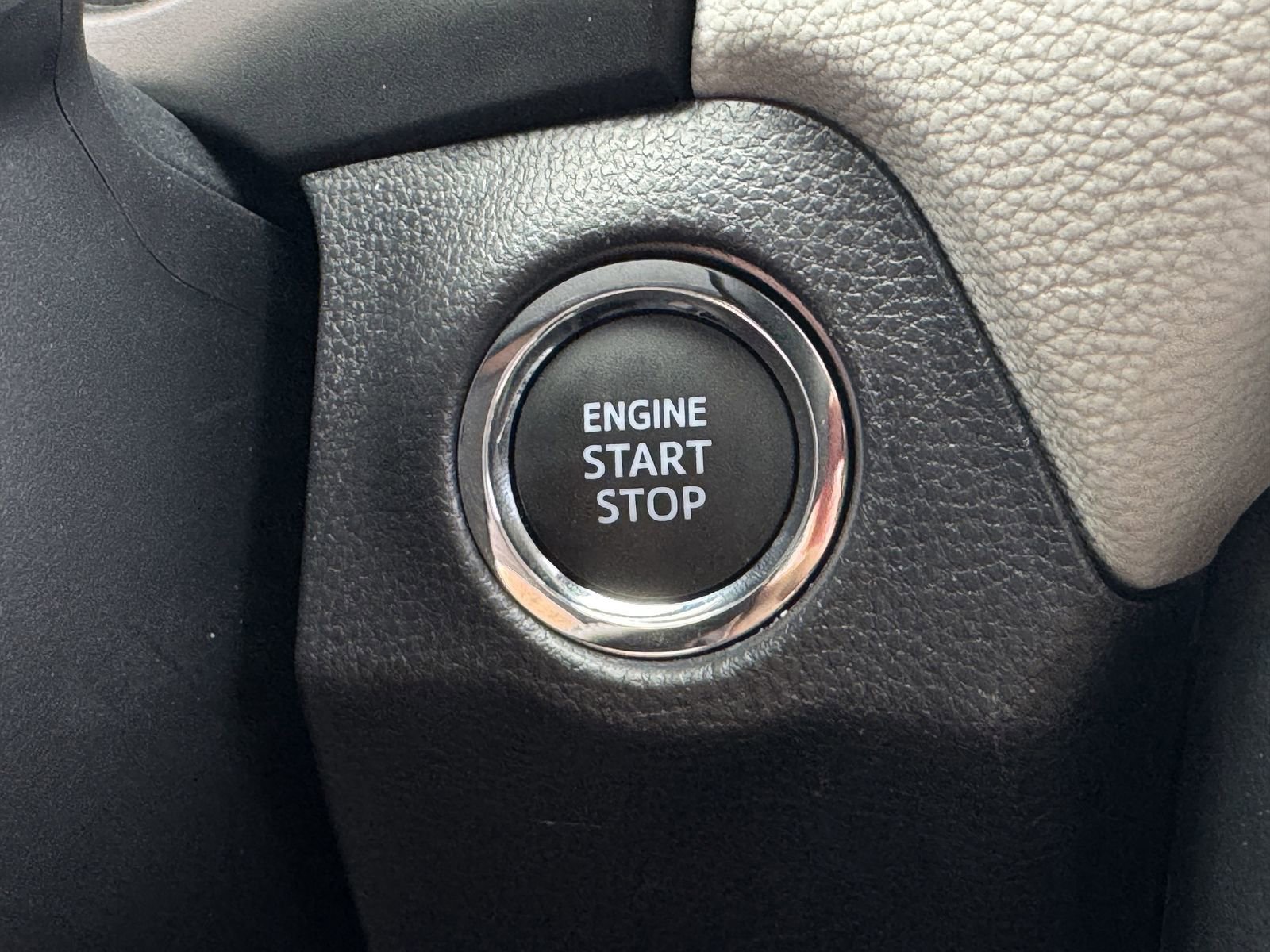 Used 2025 Toyota RAV4 XLE Premium image 21