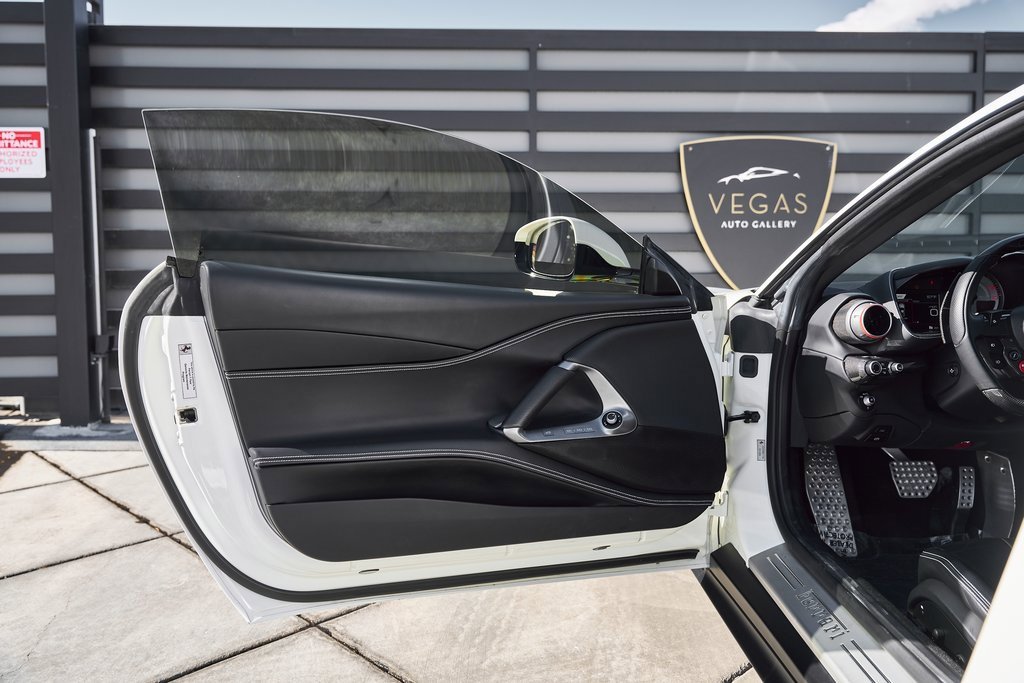 Used 2019 Ferrari 812 Superfast image 27