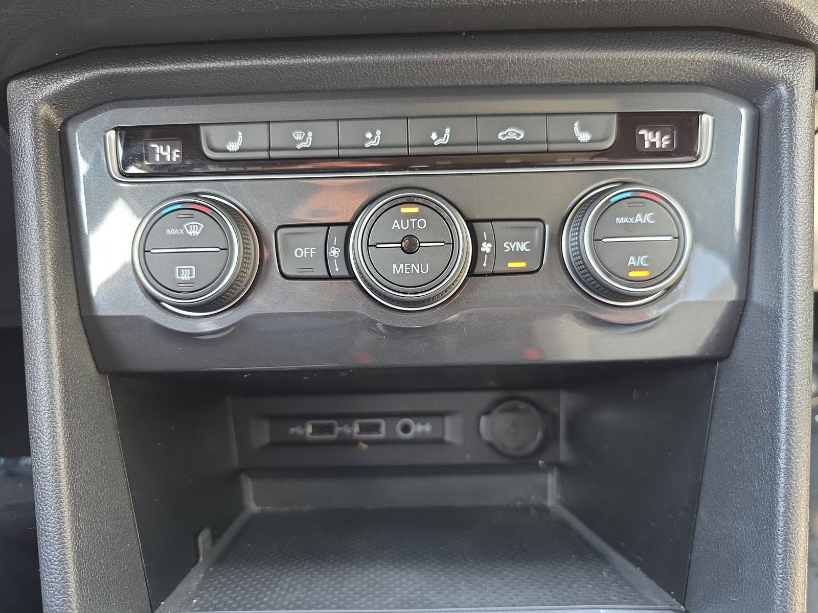 Used 2020 Volkswagen Tiguan SE R-Line AWD/4WD image 31