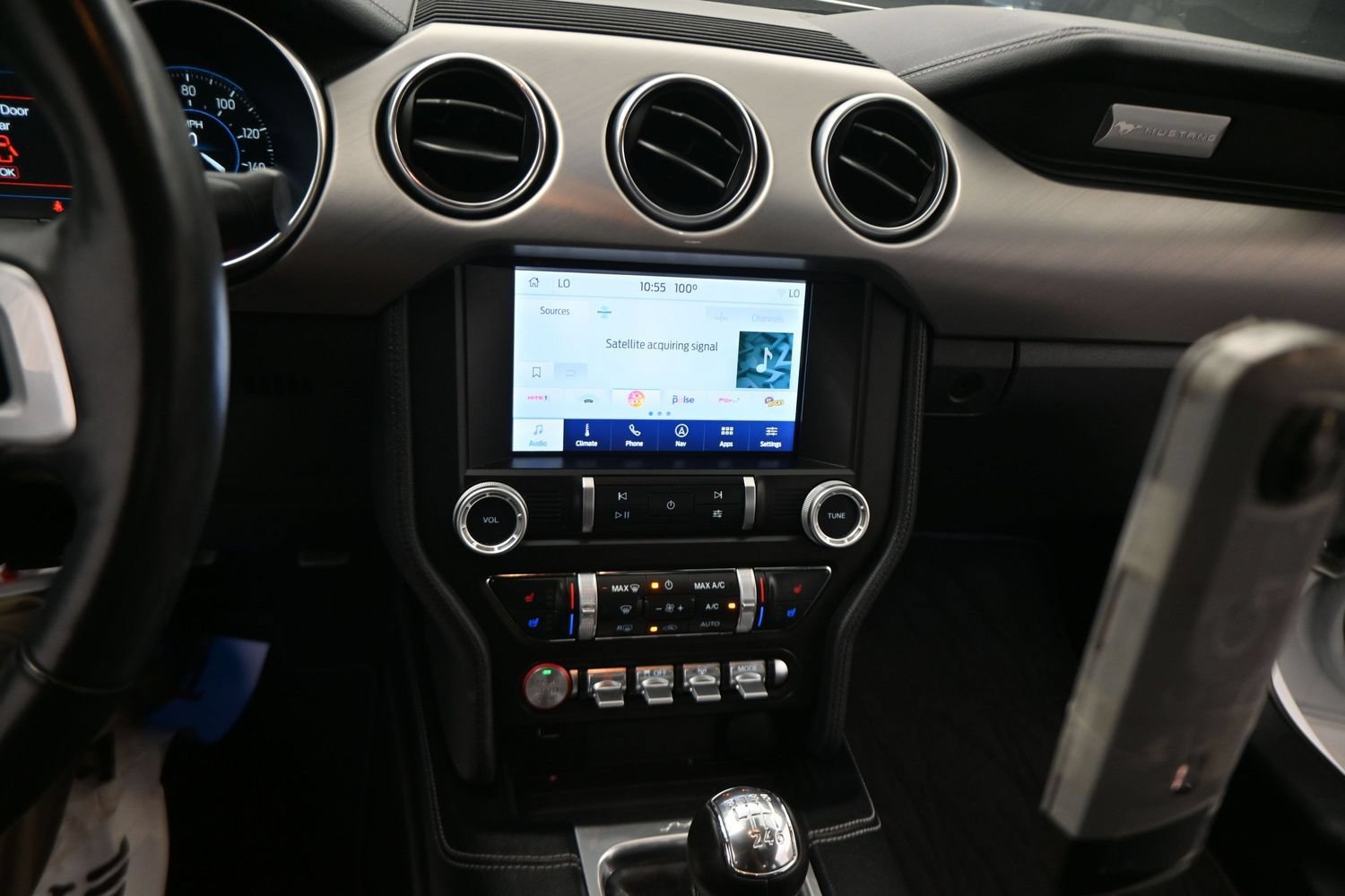 Used 2022 Ford Mustang GT Premium w/ Equipment Group 401A RWD image 5