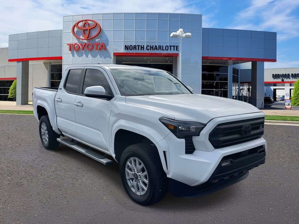 Used 2025 Toyota Tacoma SR5 image 3