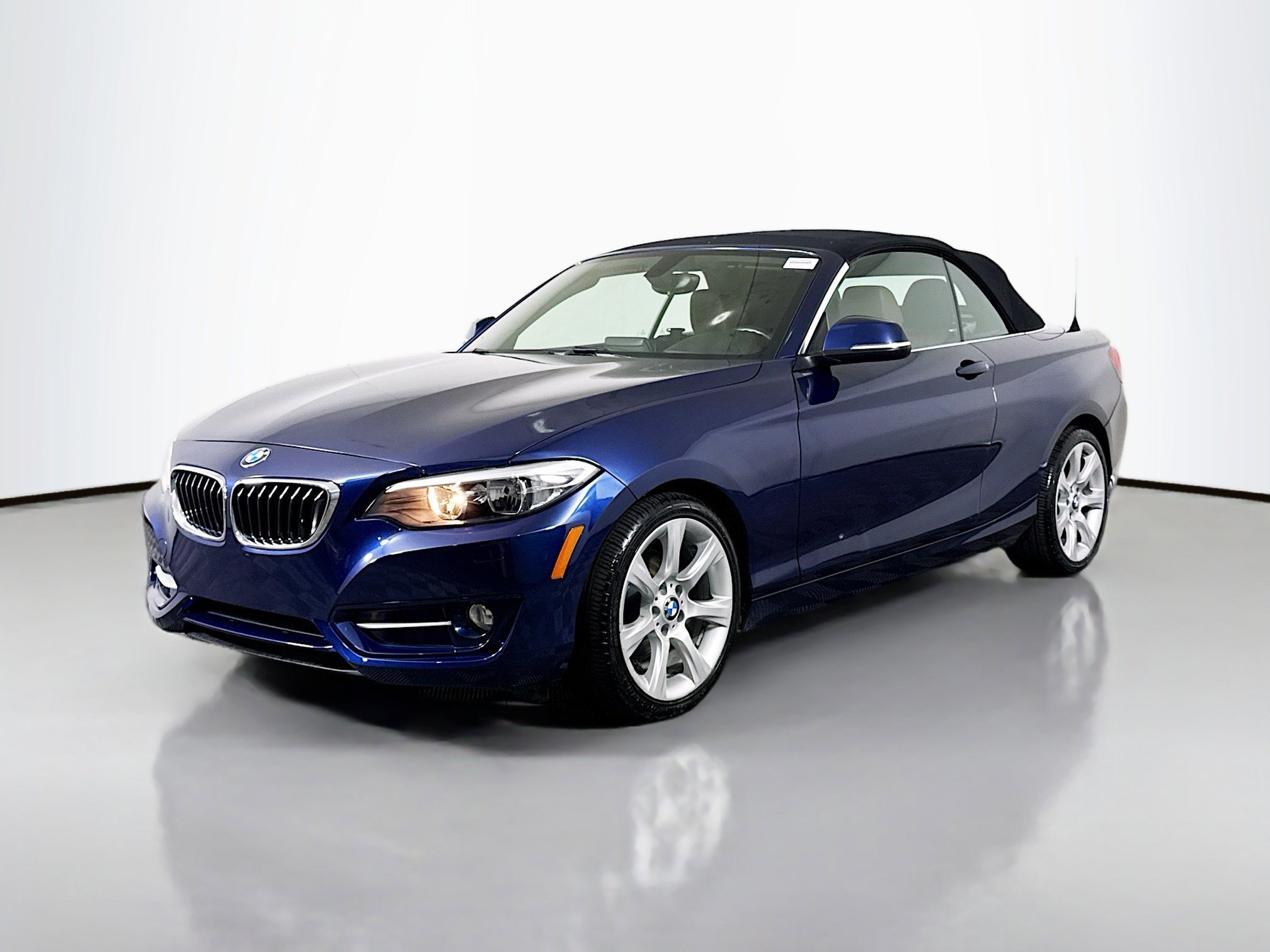 Used 2016 BMW 228i xDrive Convertible image 4