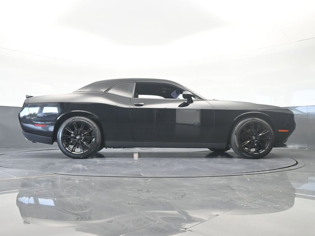 Used 2019 Dodge Challenger SXT image 59