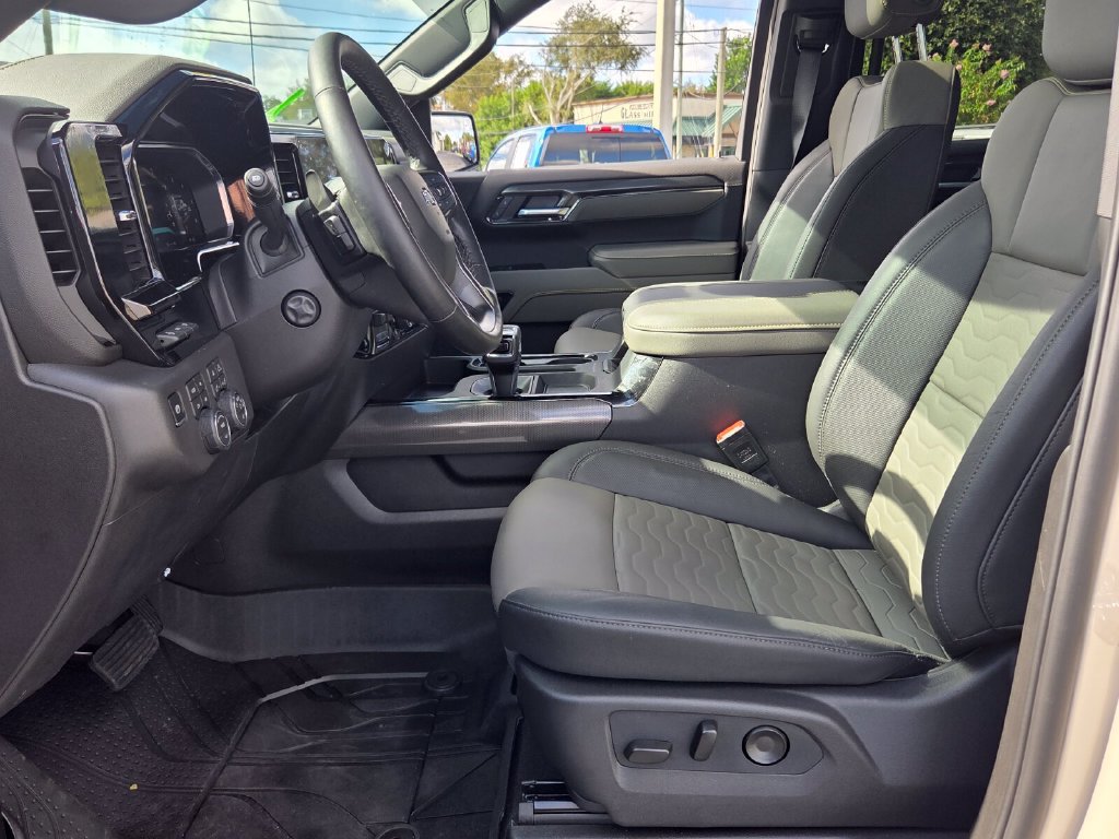 Certified 2026 Chevrolet Silverado 1500 ZR2 w/ Dark Appearance Package AWD/4WD image 13