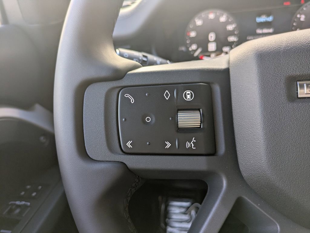 New 2026 Land Rover Defender 110 X-Dynamic SE image 29