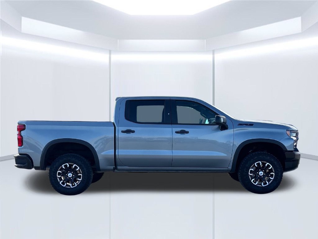 Used 2023 Chevrolet Silverado 1500 ZR2 w/ Technology Package AWD/4WD image 9