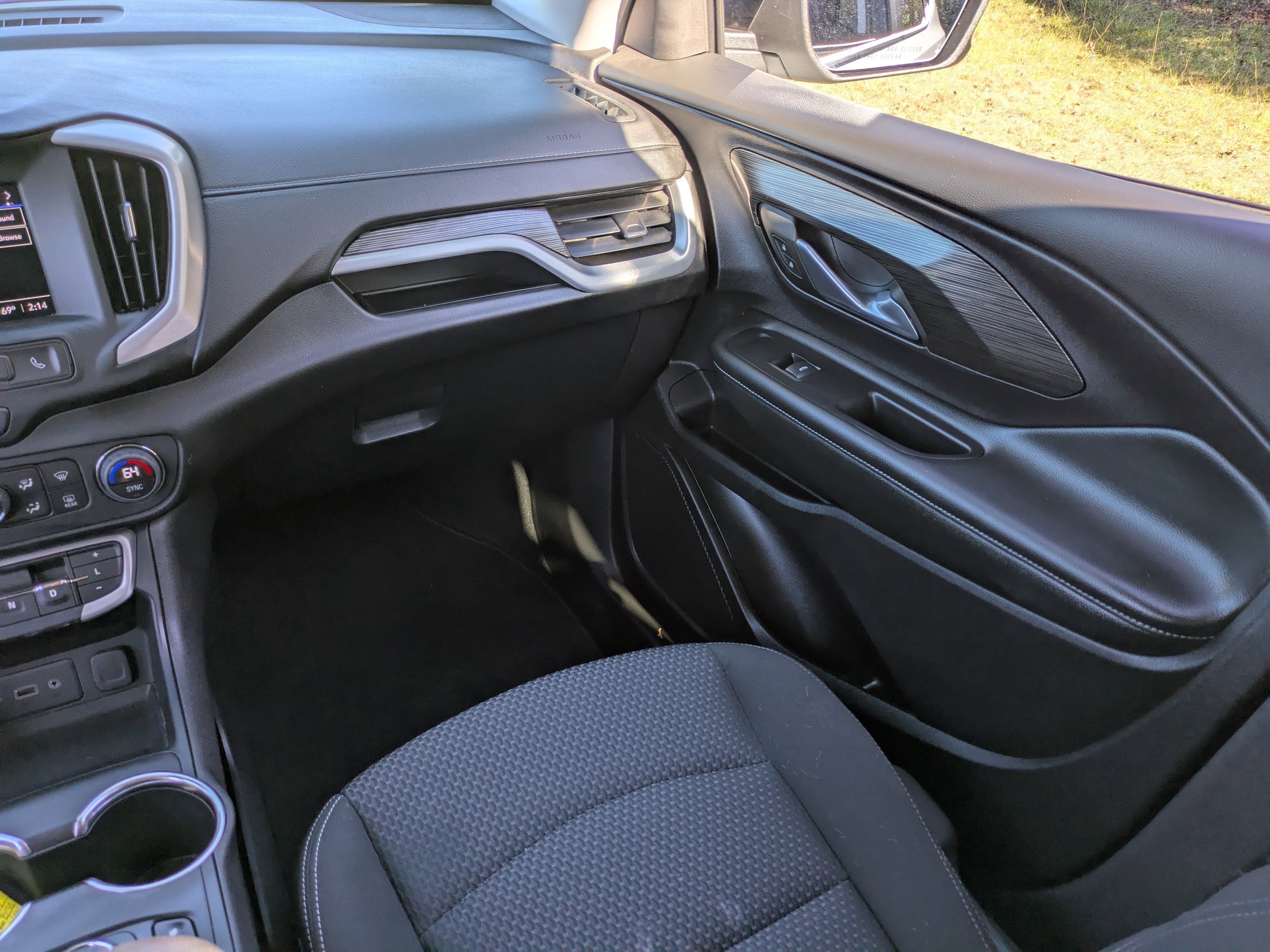Used 2024 GMC Terrain SLE w/ Driver Convenience Package image 19