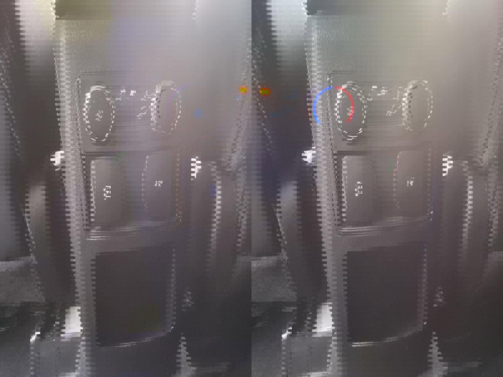 Used 2021 Ford Explorer XLT w/ Equipment Group 202A image 29