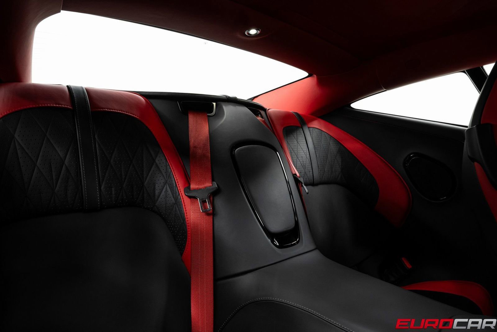 Used 2024 Aston Martin DB12 Coupe RWD image 34