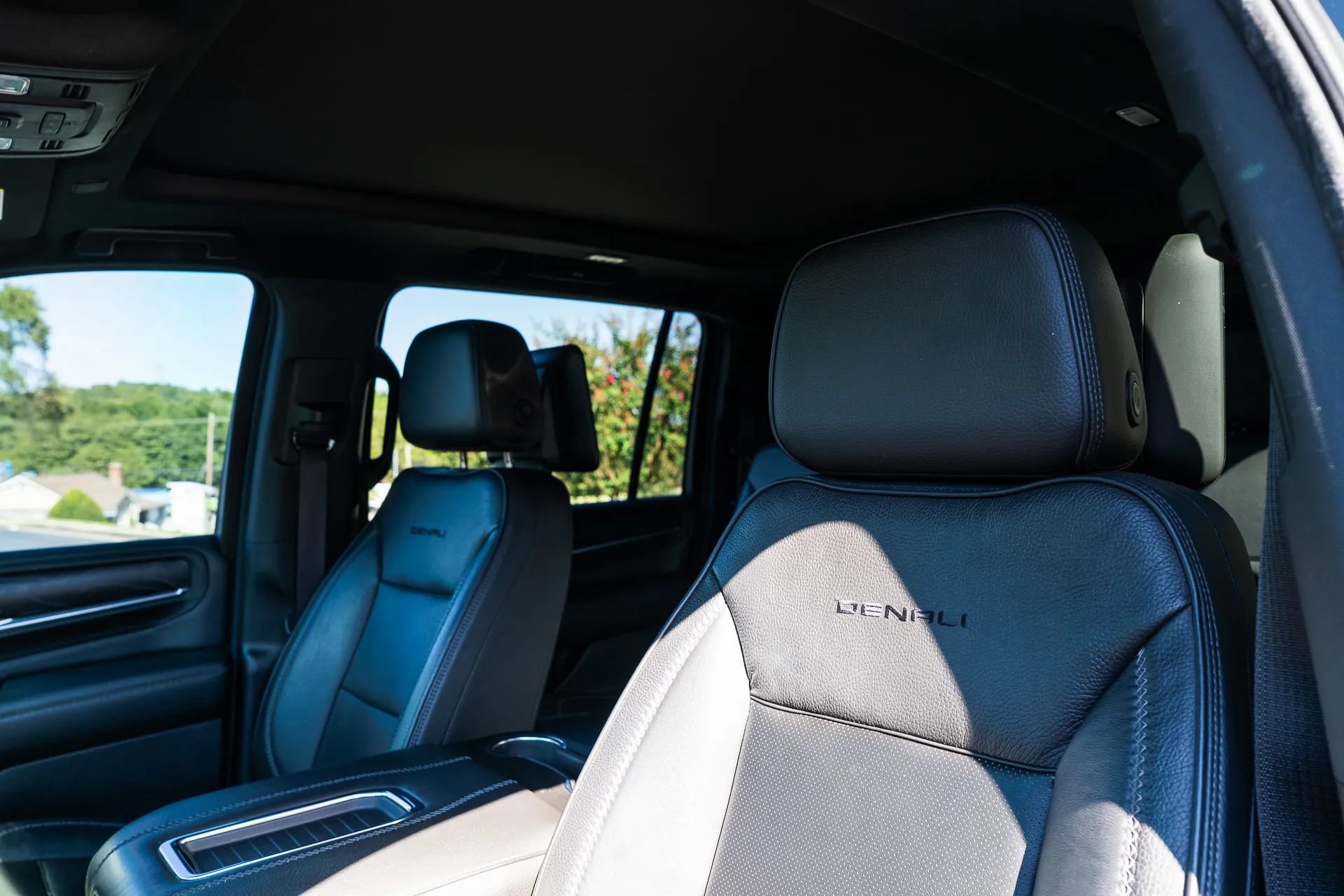 Used 2021 GMC Yukon XL Denali w/ Denali Premium Package RWD image 19