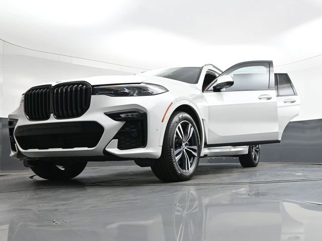 Used 2021 BMW X7 xDrive40i w/ M Sport Package image 42