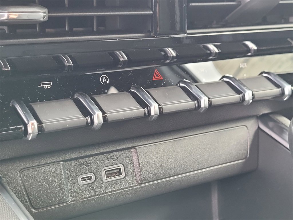 New 2026 GMC Canyon Elevation w/ Convenience Package image 16