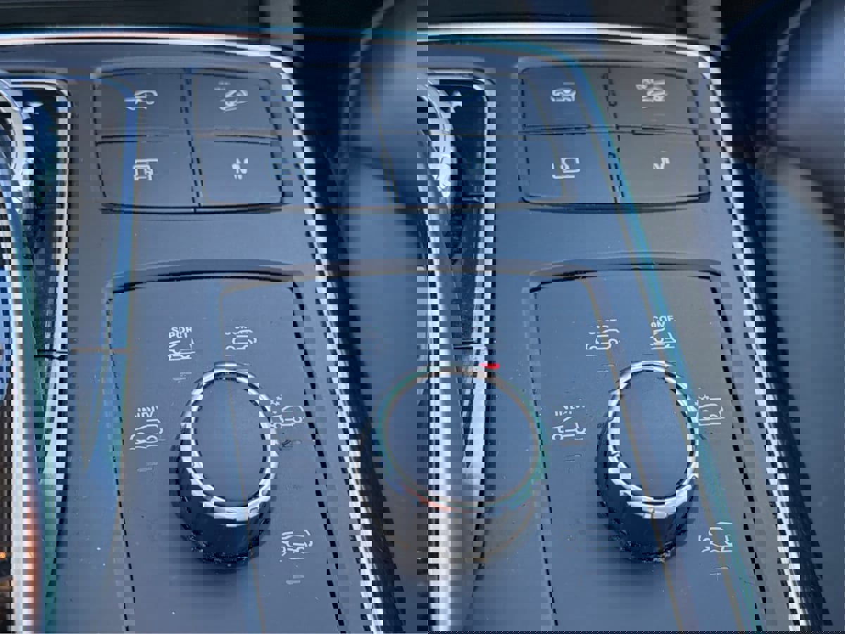 Used 2018 Mercedes-Benz GLS 550 4MATIC w/ Driver Assistance Package image 38