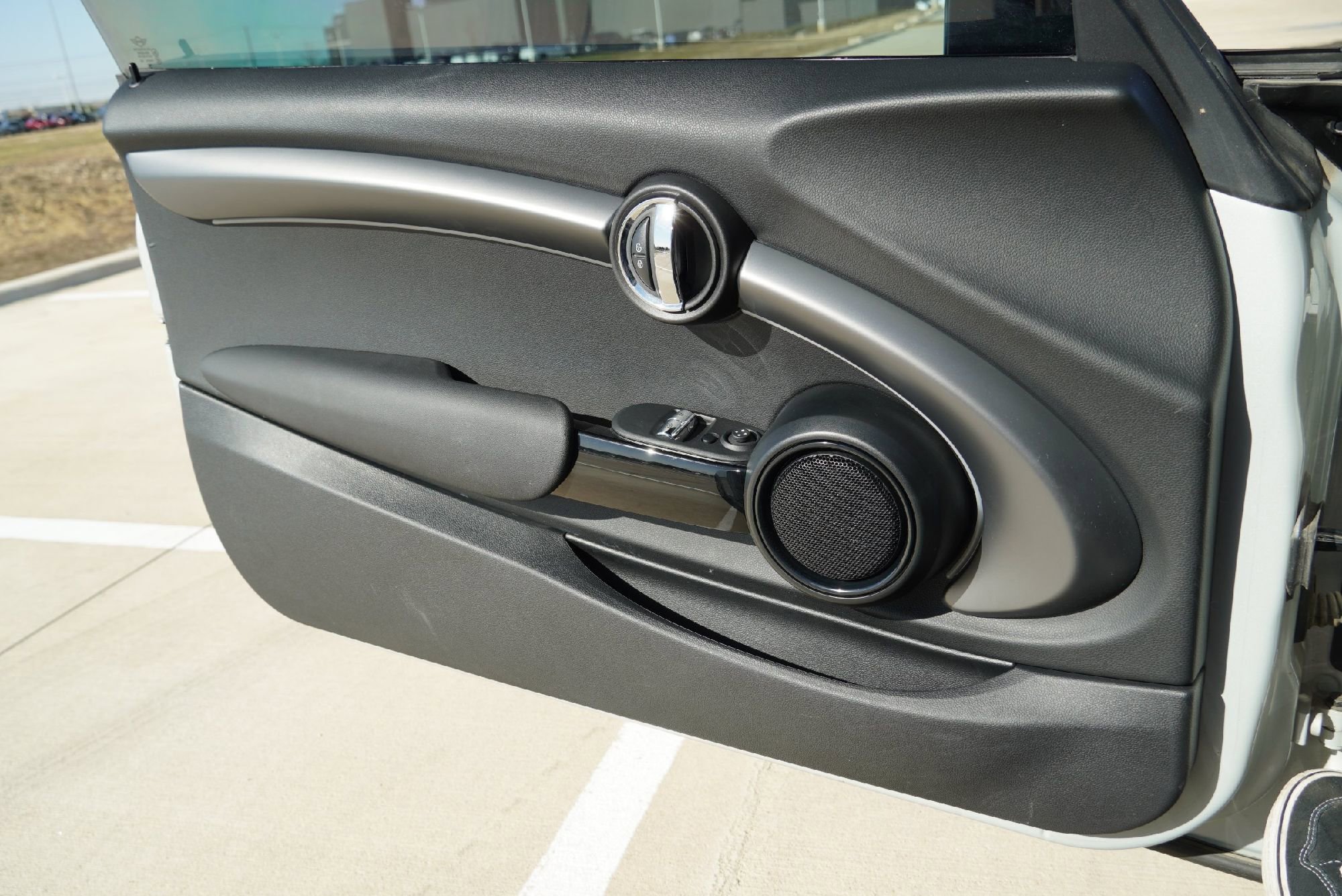 Used 2023 MINI Cooper 2-Door Hardtop image 22