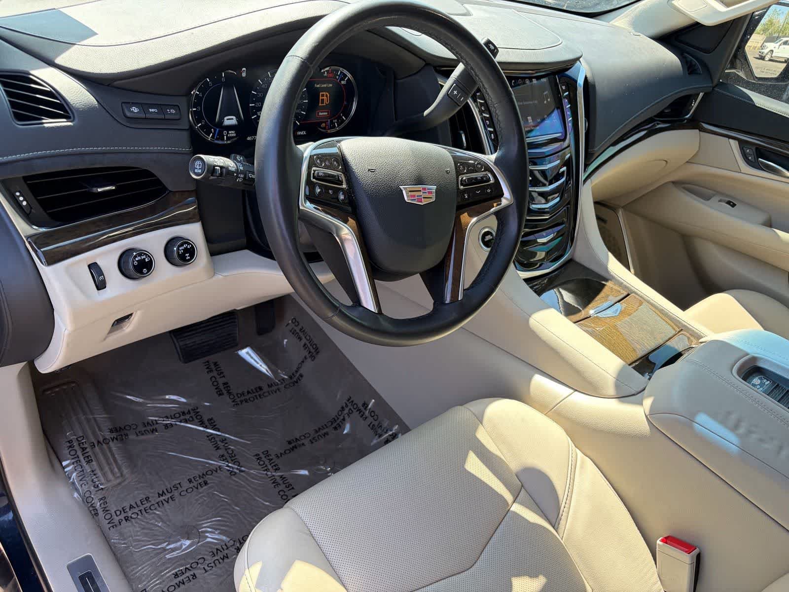 Used 2018 Cadillac Escalade Premium Luxury AWD/4WD image 19