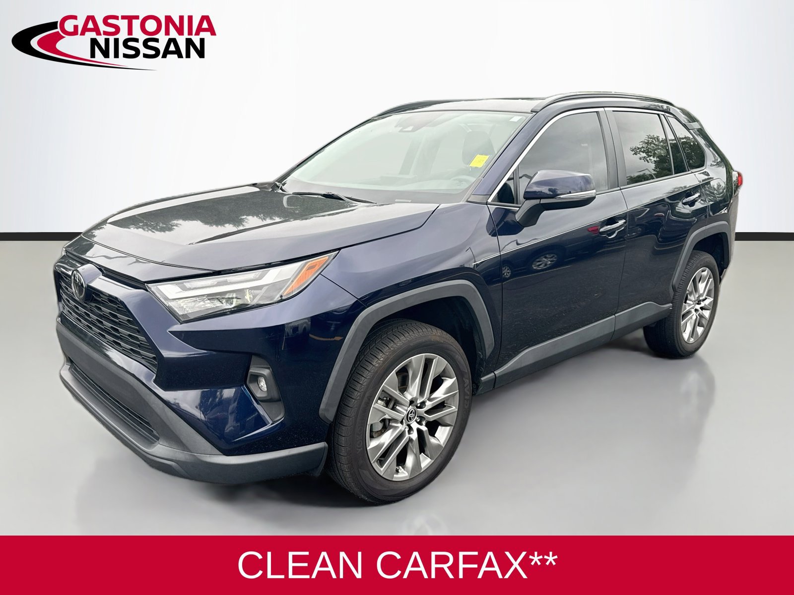 Used 2023 Toyota RAV4 XLE Premium FWD image 3