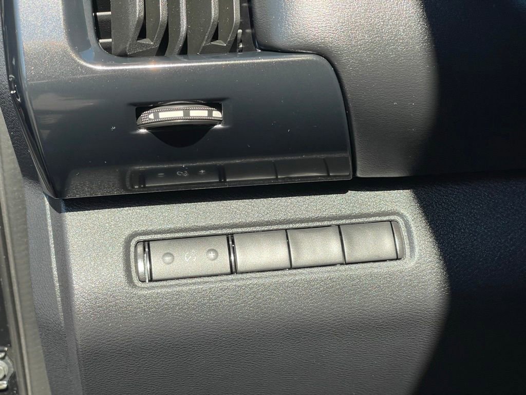 Certified 2024 Nissan Pathfinder S image 16