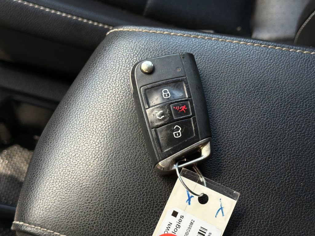 Used 2021 Volkswagen Tiguan SE FWD image 24