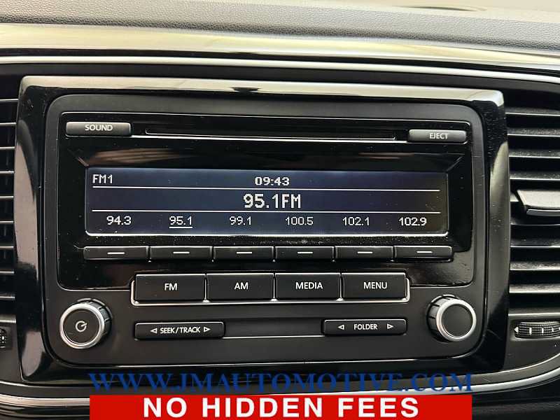 Used 2012 Volkswagen Beetle 2.5 FWD image 20