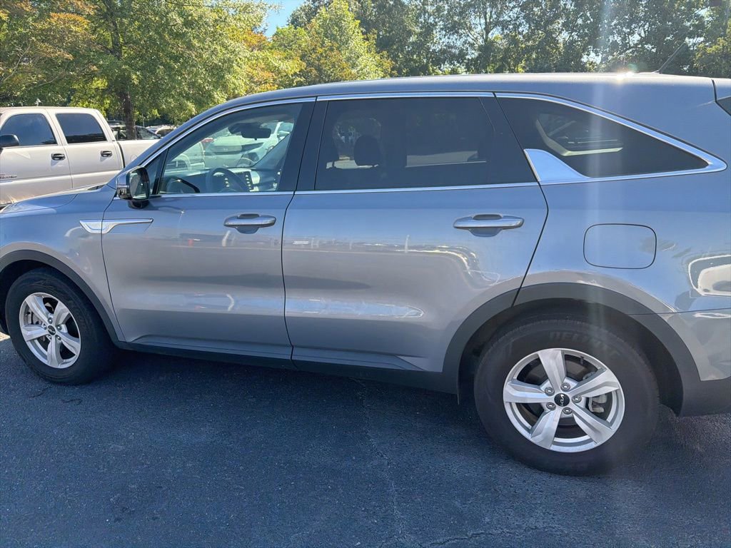 Used 2023 Kia Sorento LX FWD image 8