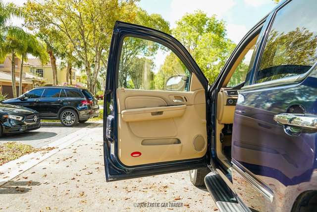 Used 2009 Cadillac Escalade AWD image 22