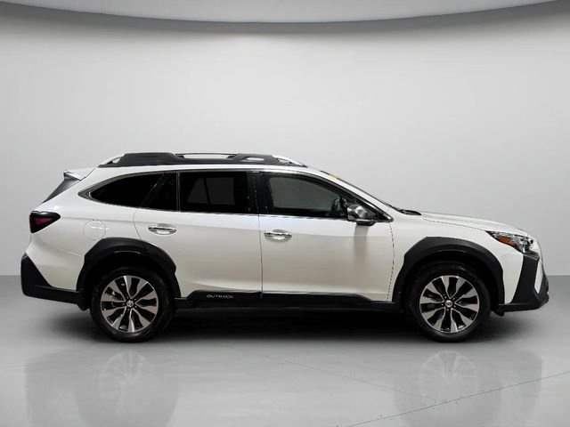 Used 2023 Subaru Outback Touring XT w/ Tech Package 3 AWD/4WD image 2