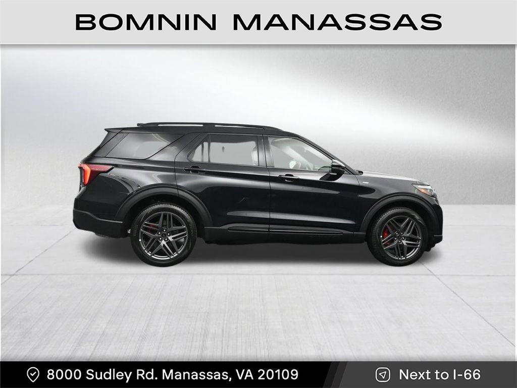 Used 2025 Ford Explorer ST-Line w/ ST-Line Street Pack image 6