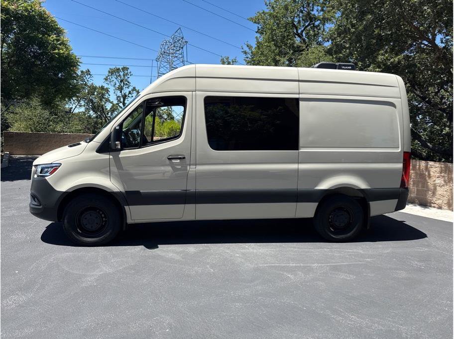 Used 2024 Mercedes-Benz Sprinter 2500 image 2