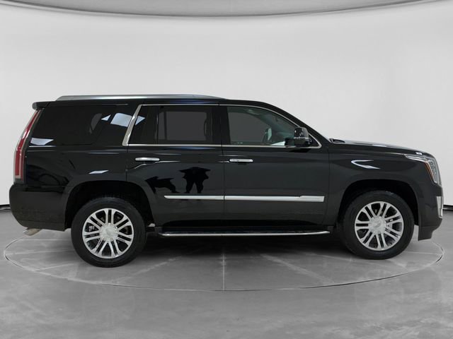 Used 2020 Cadillac Escalade 4WD image 2