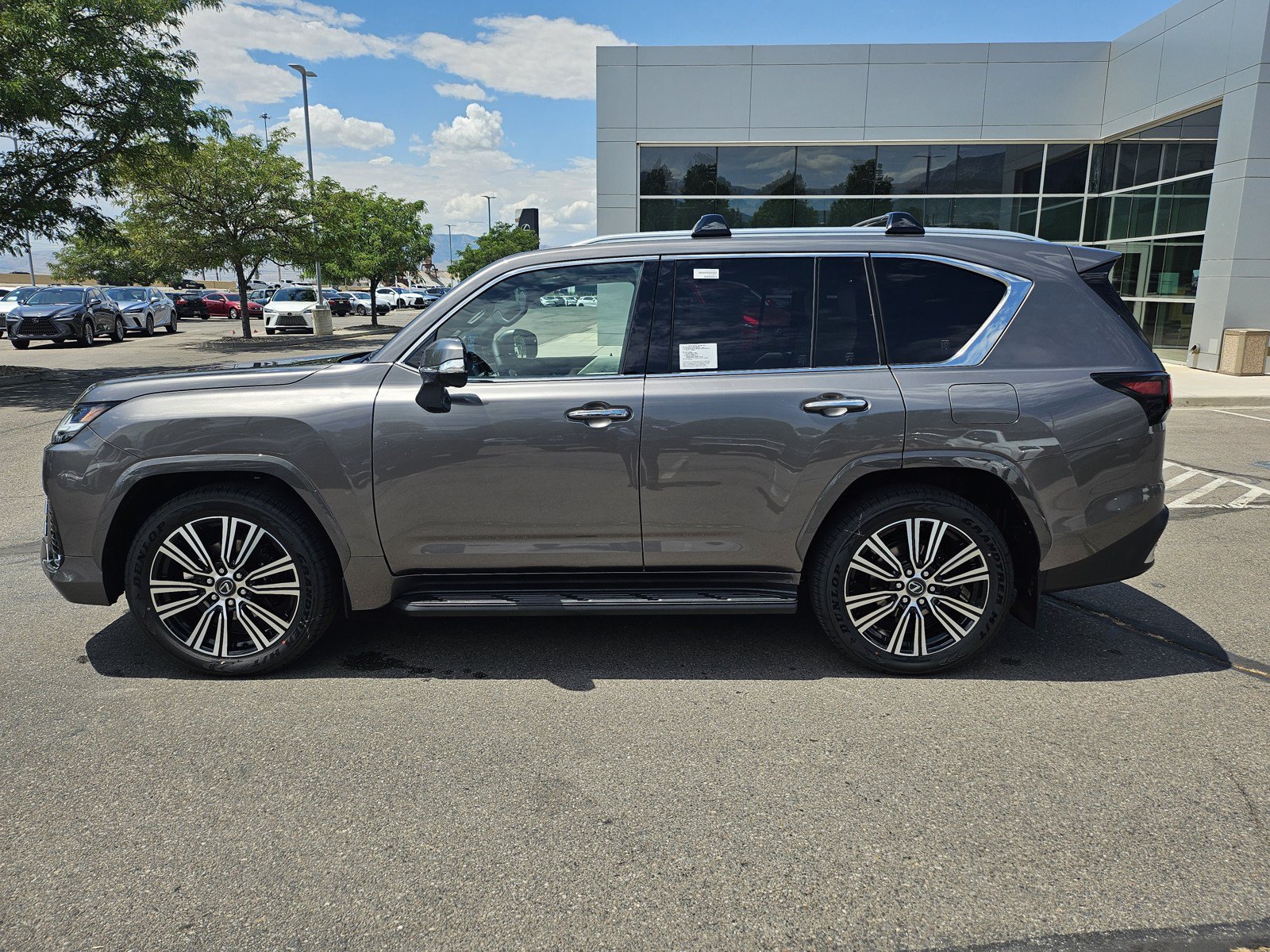 New 2026 Lexus LX 600 4WD w/ Luxury Package image 9