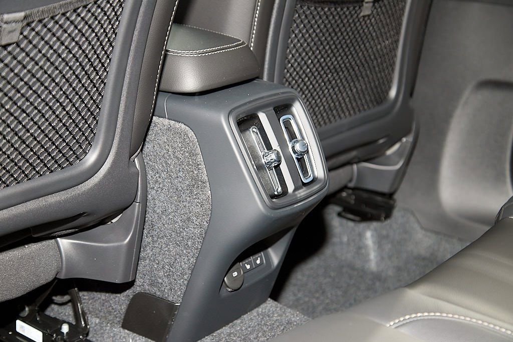 New 2026 Volvo XC40 B5 Ultra w/ Climate Package image 21