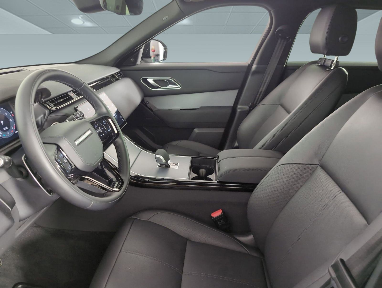 Certified 2025 Land Rover Range Rover Velar S image 4