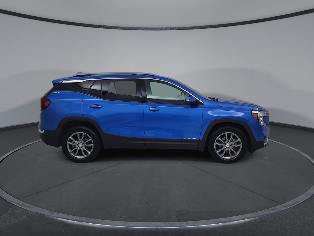 Used 2024 GMC Terrain SLT FWD image 18