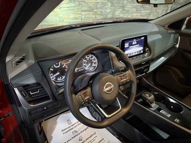 Used 2023 Nissan Rogue SV image 28