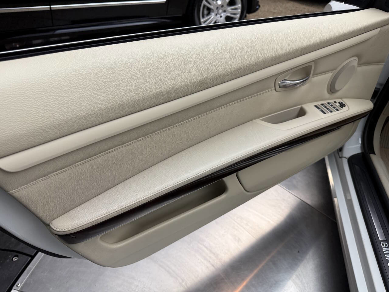 Used 2011 BMW 328i Convertible image 13