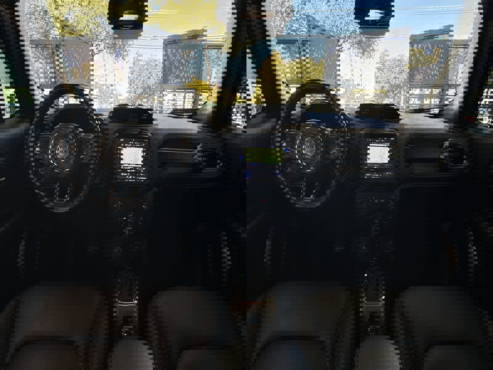 Used 2020 Jeep Renegade Altitude image 9