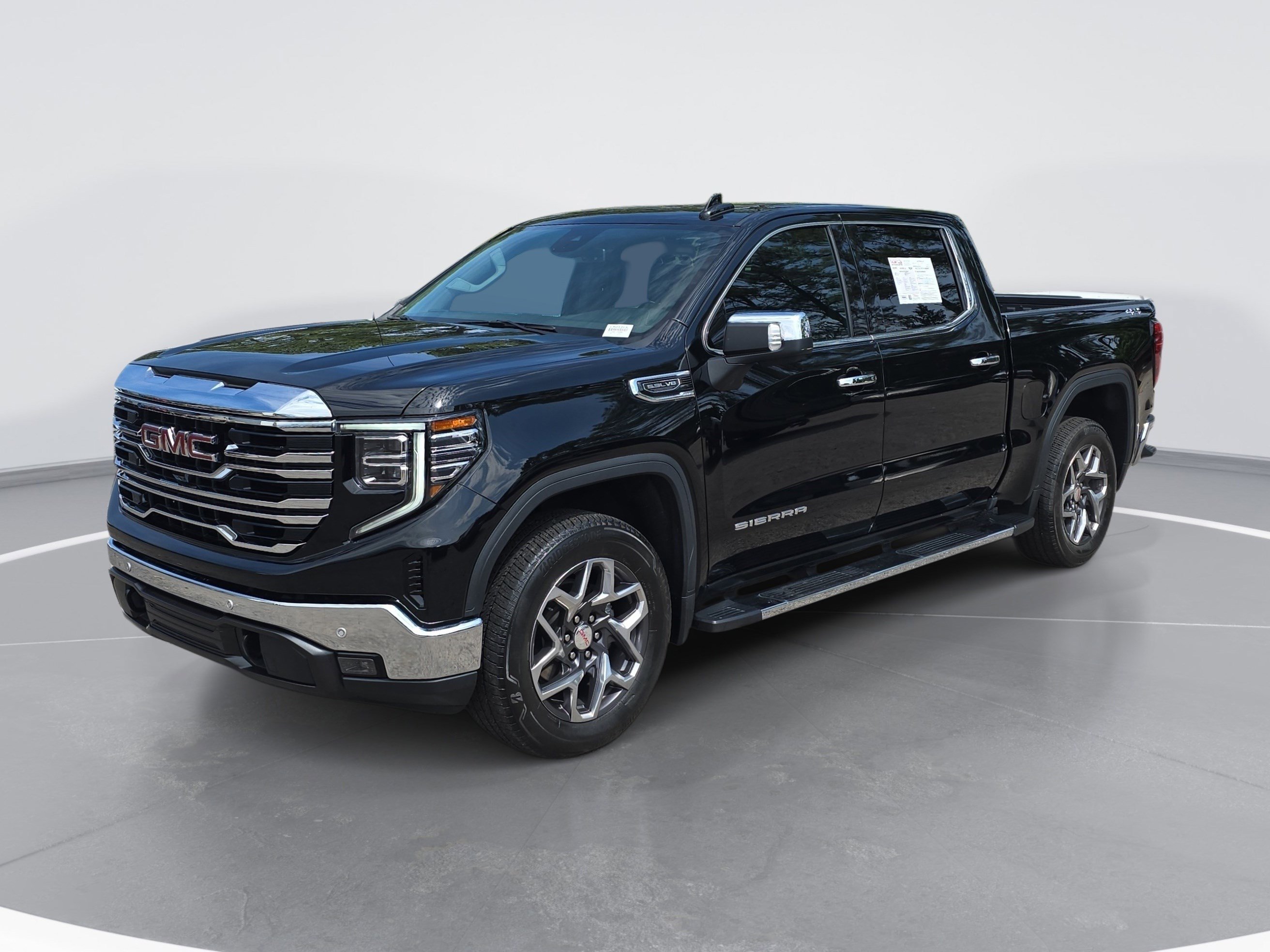 Used 2024 GMC Sierra 1500 SLT w/ SLT Premium Plus Package AWD/4WD image 7