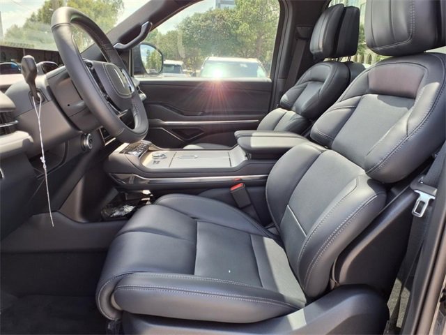 New 2025 Lincoln Navigator L Reserve w/ Jet Appearance Package image 7