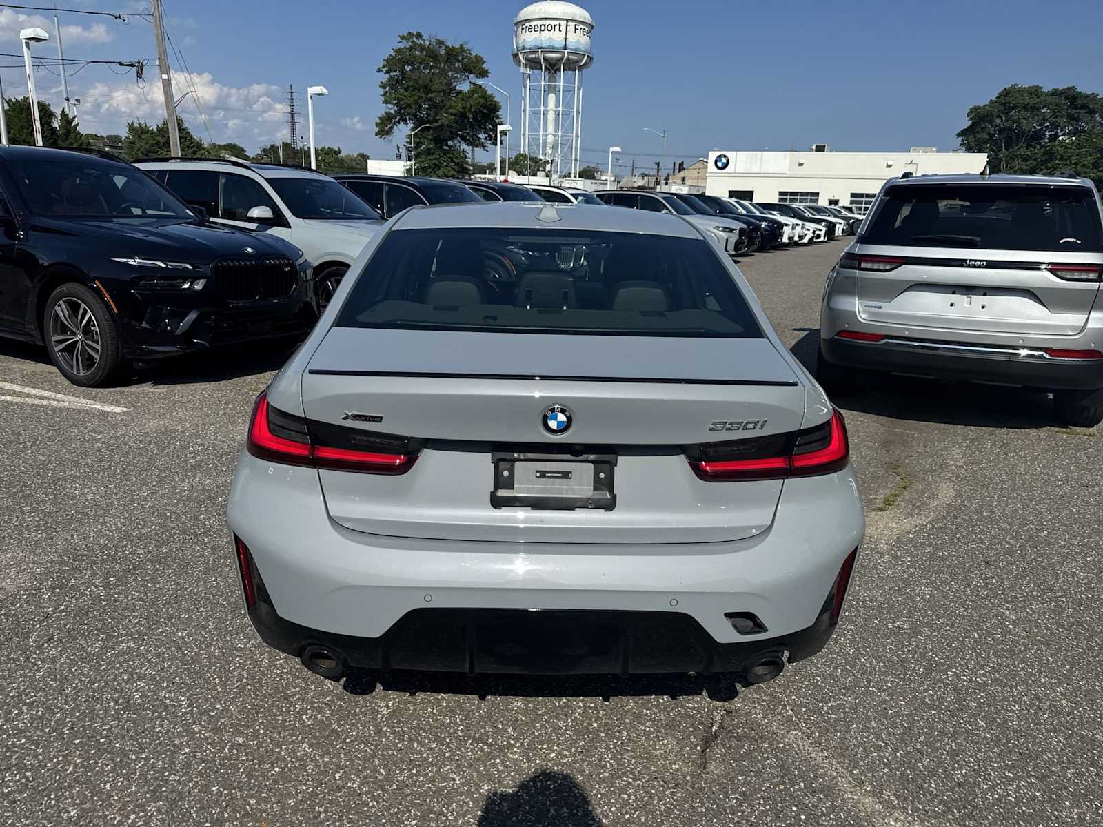 Used 2023 BMW 330i xDrive Sedan w/ M Sport Package AWD/4WD image 6