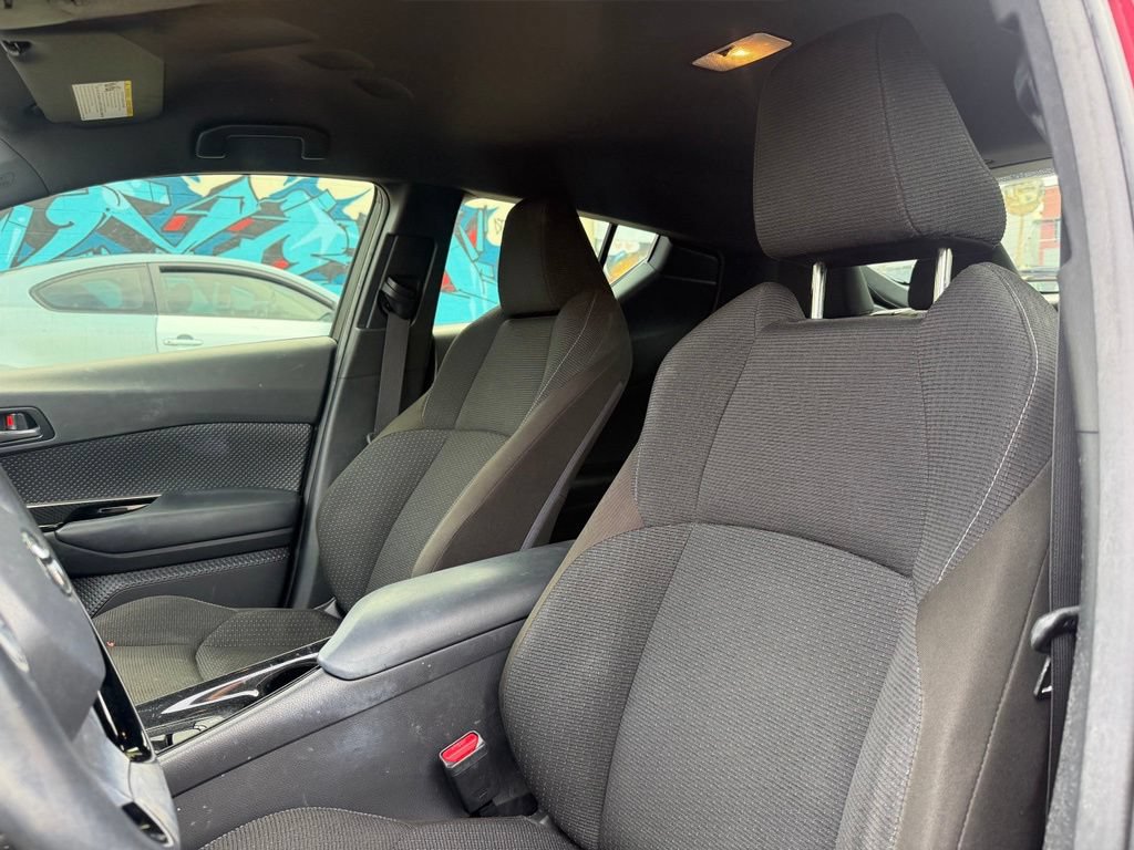 Used 2019 Toyota C-HR XLE FWD image 13