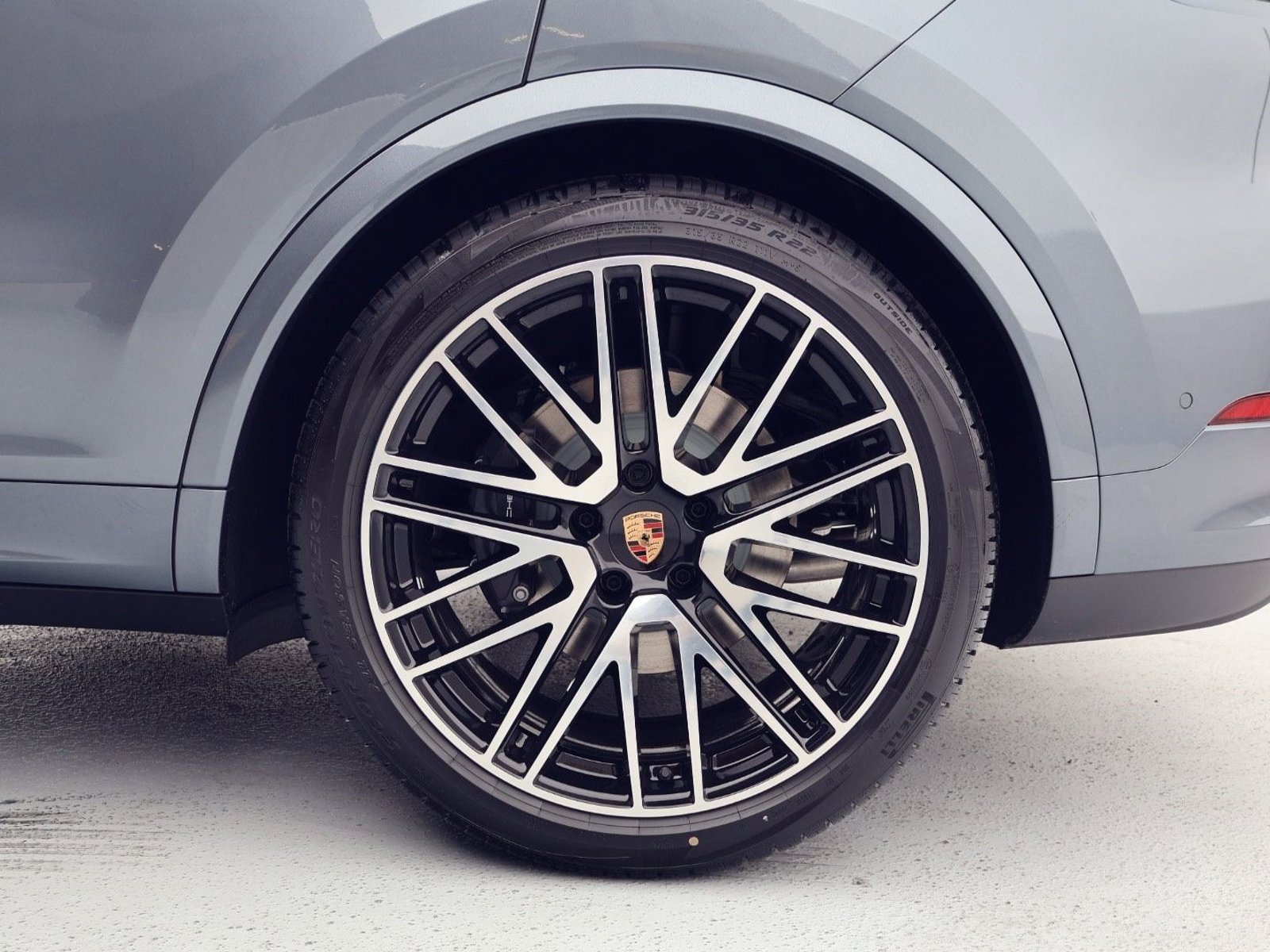 New 2026 Porsche Cayenne Coupe AWD/4WD image 27