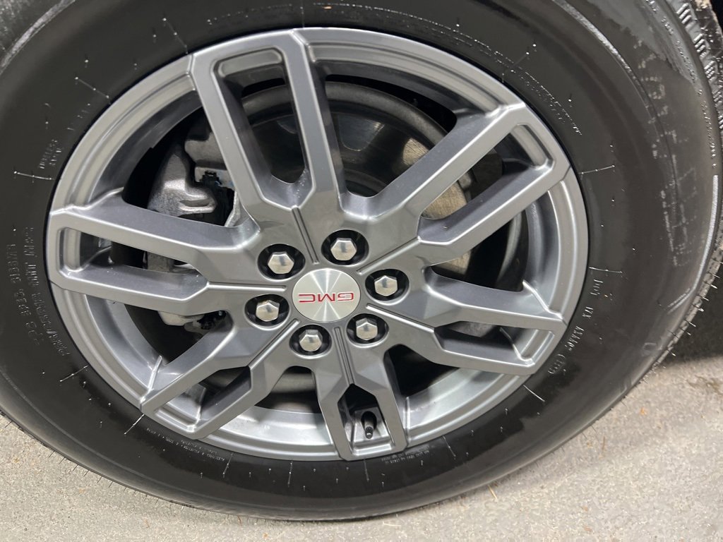 Used 2025 GMC Acadia Elevation image 40