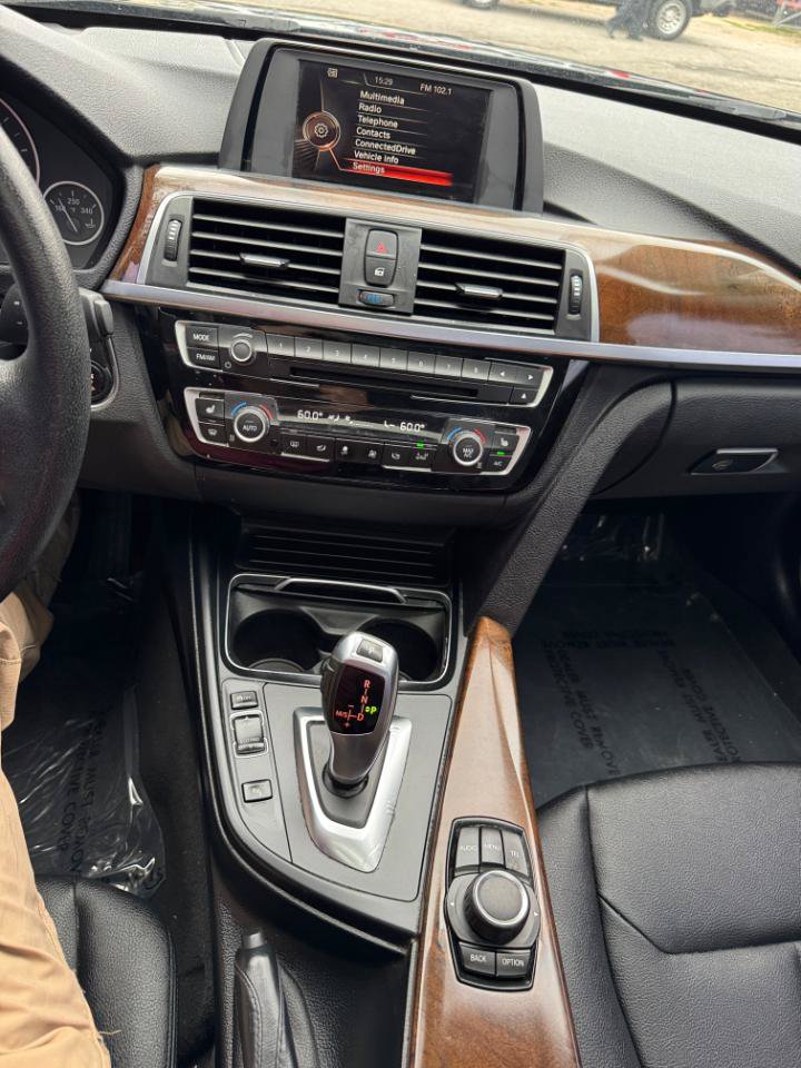 Used 2017 BMW 320i xDrive Sedan AWD/4WD image 23