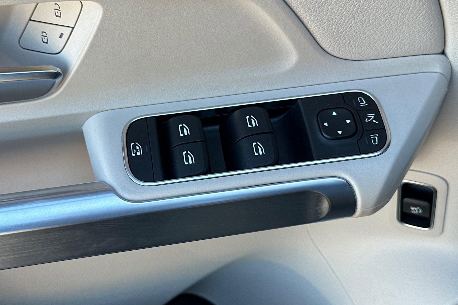 New 2026 Mercedes-Benz GLB 250 image 22