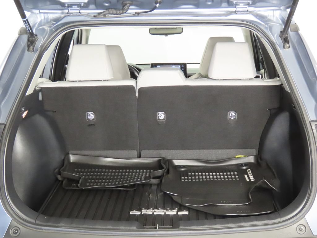 Used 2022 Toyota Corolla Cross LE AWD/4WD image 42
