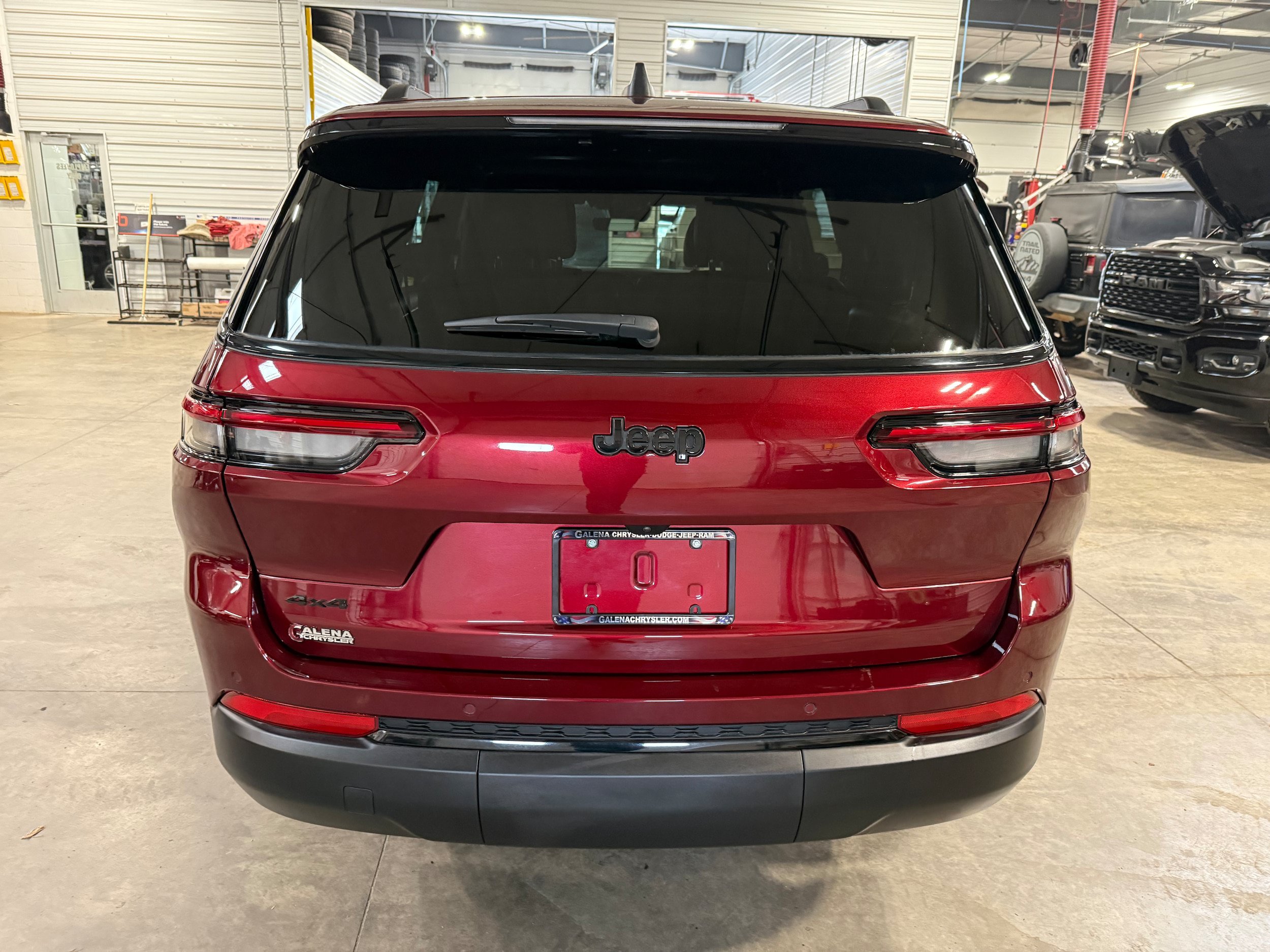 Certified 2025 Jeep Grand Cherokee L Altitude AWD/4WD image 31