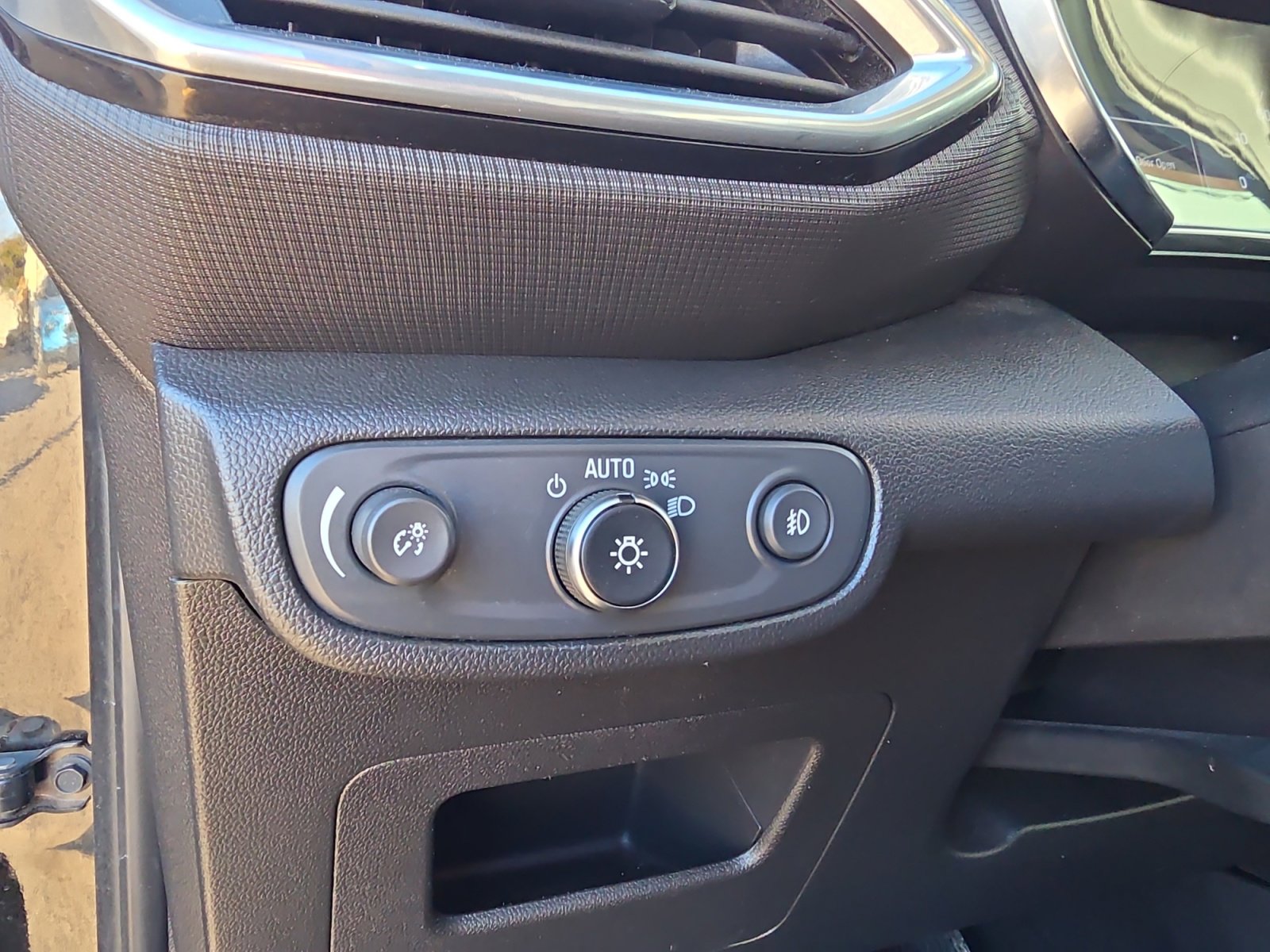 Used 2022 Chevrolet TrailBlazer LT image 24