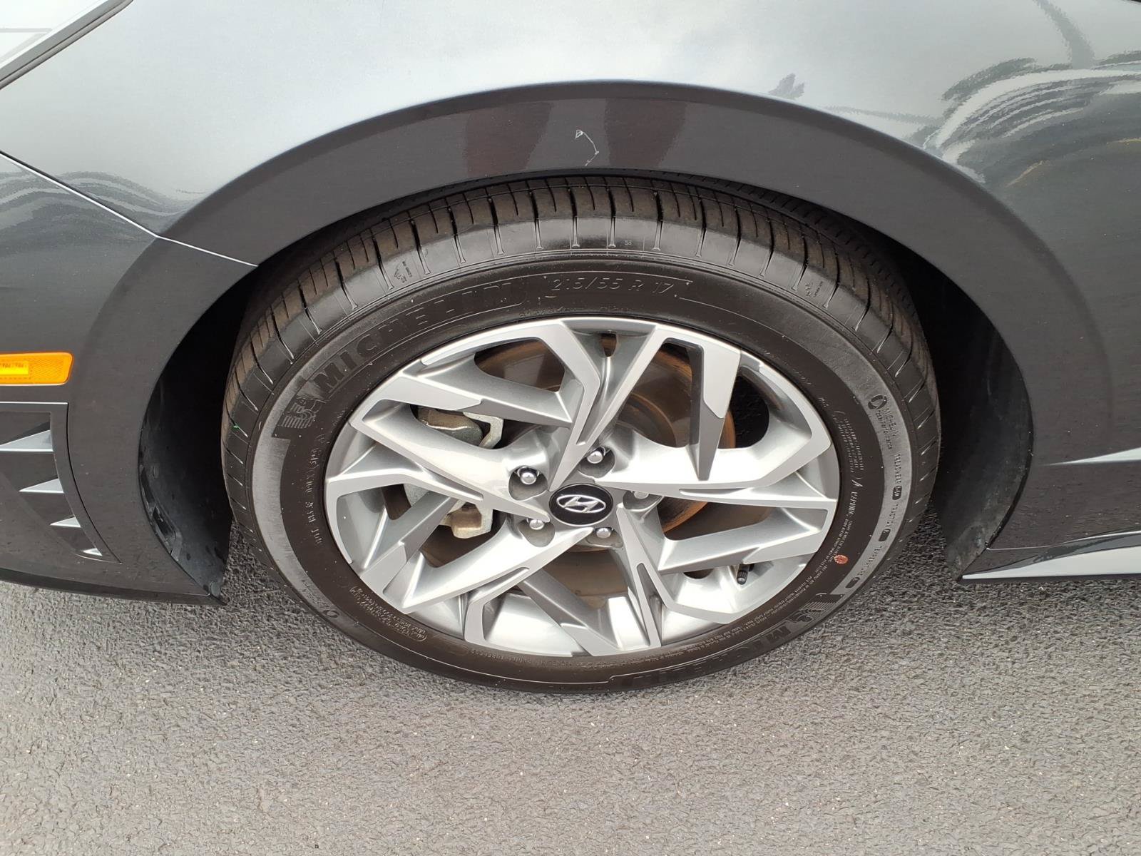 Certified 2023 Hyundai Sonata SEL w/ Convenience Package FWD image 9