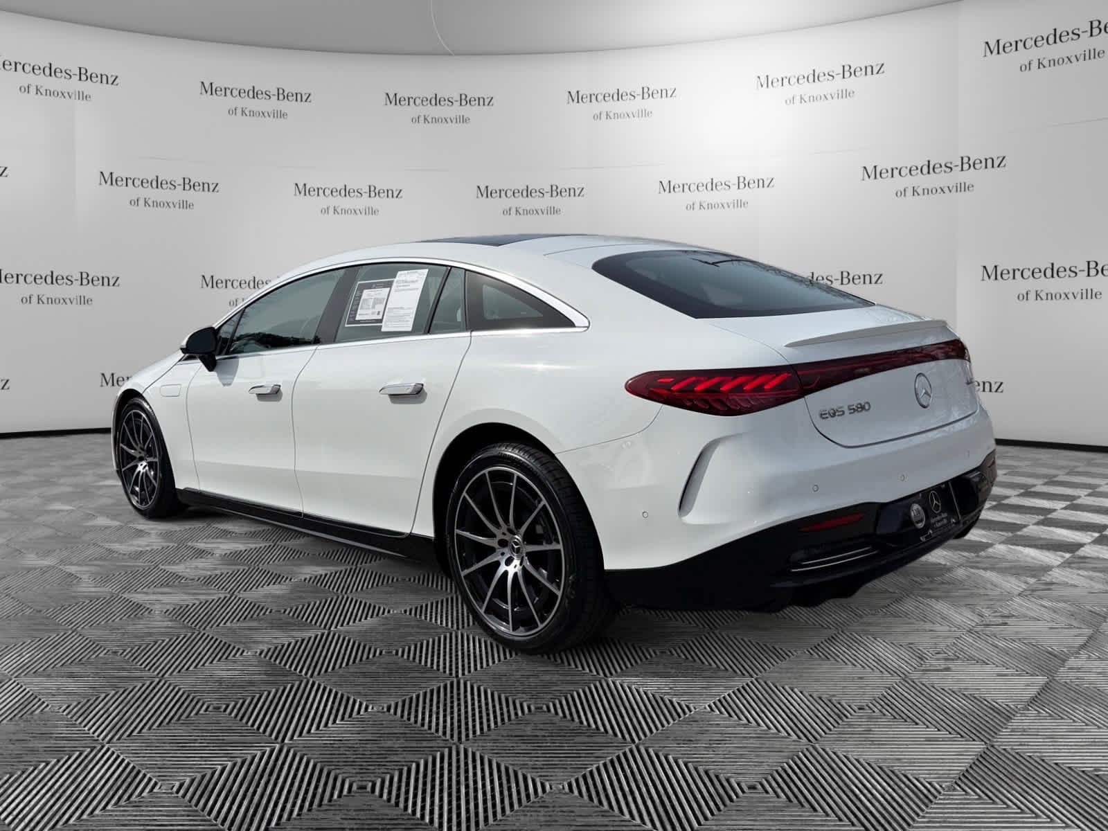 Certified 2022 Mercedes-Benz EQS 580 4MATIC Sedan image 3